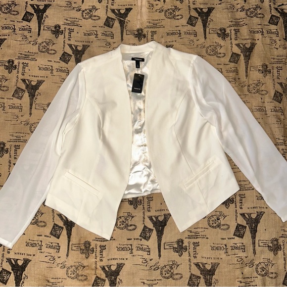 Torrid NWT! Ivory Georgt Cloud Dancer Cardigan Crepe Sleeve Blazer Size 2 - Picture 2 of 14